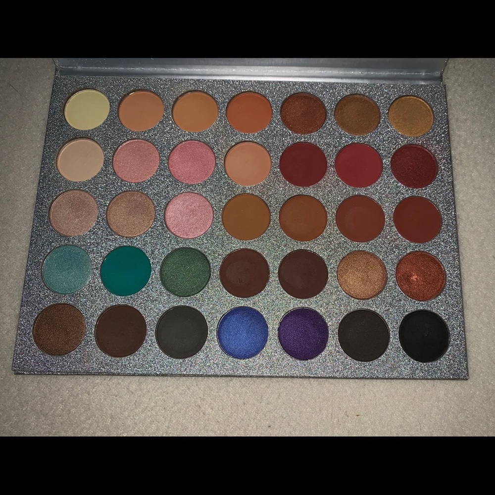 Beauty Glazed | Impressed You Eyeshadow Palette